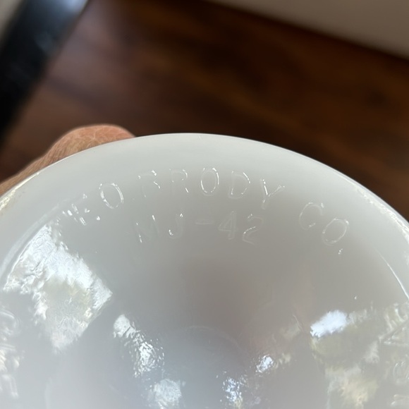 Vintage EO Brody Co Pedestal Honeycomb Milk Glass Compote - Picture 4 of 7